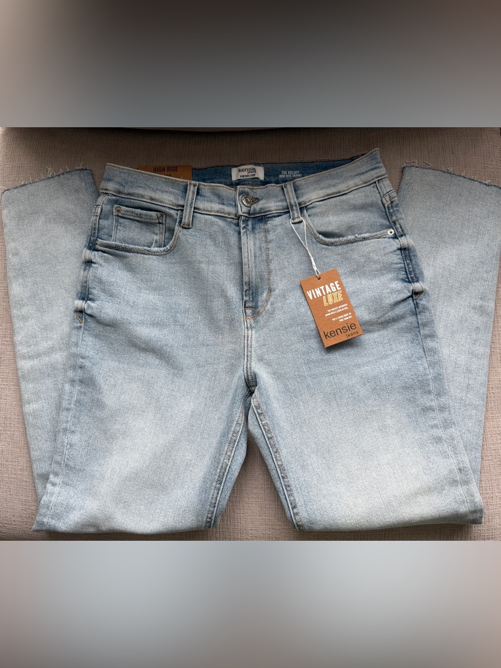 NWT Kensie Light Wash High-Rise Jeans